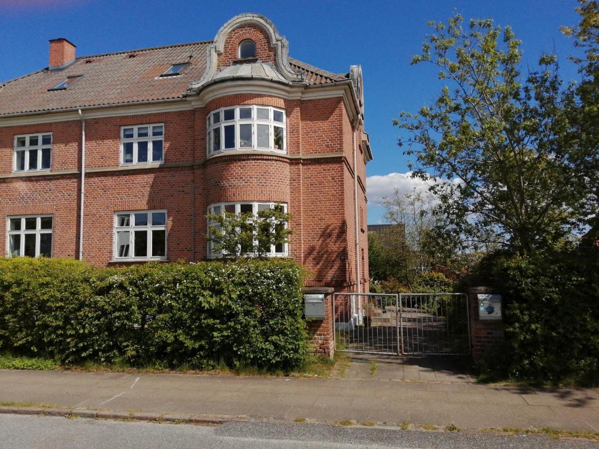 Cozy Villa-Apartment - Close To Aalborg Center - Free Citybikes And Parking Zewnętrze zdjęcie